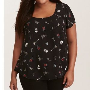 Torrid Abbey button back, skulls & keys, size 3